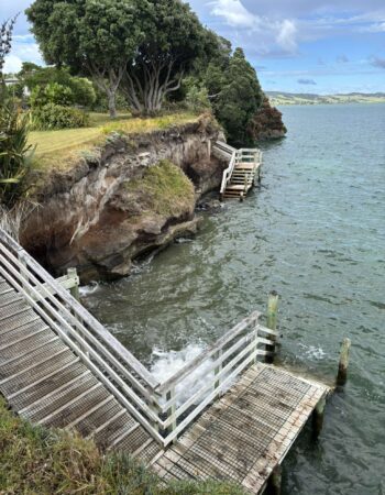One Tree Point Esplanade (coastal waterwalk)
